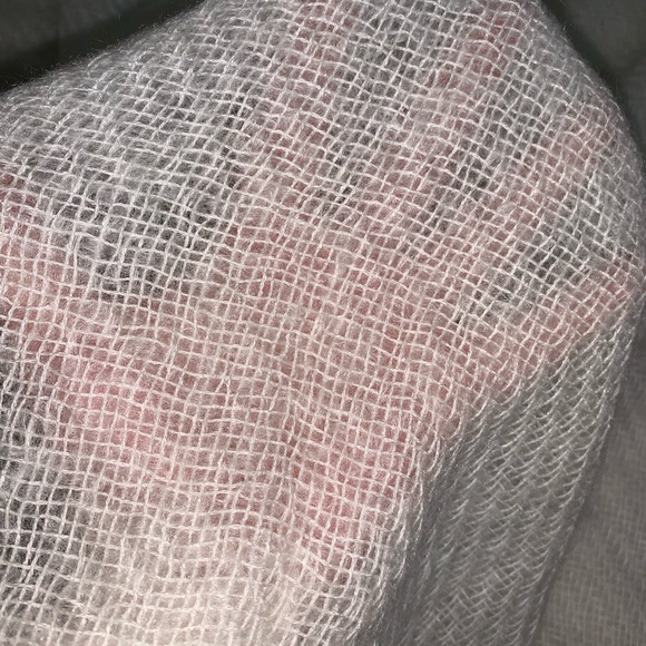 Vintage “EATON” Brand 100% Polyester Shawl in Off White-48” x 48” - Picture 3 of 12